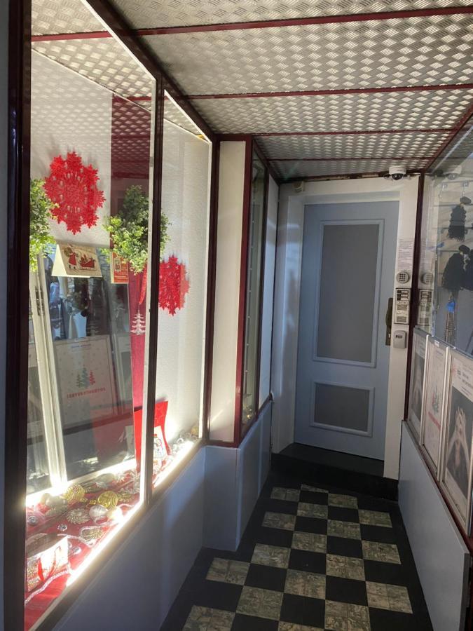 ナミュールIbiza Vibes Studio - Festive, Beach & Sun Atmosphere - Amazing Location In City Centerアパートメント エクステリア 写真